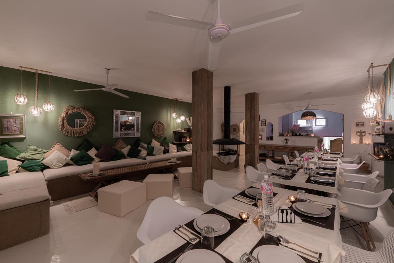 Cheeky Monkey Hotel Ghar el-Melh ภายนอก รูปภาพ