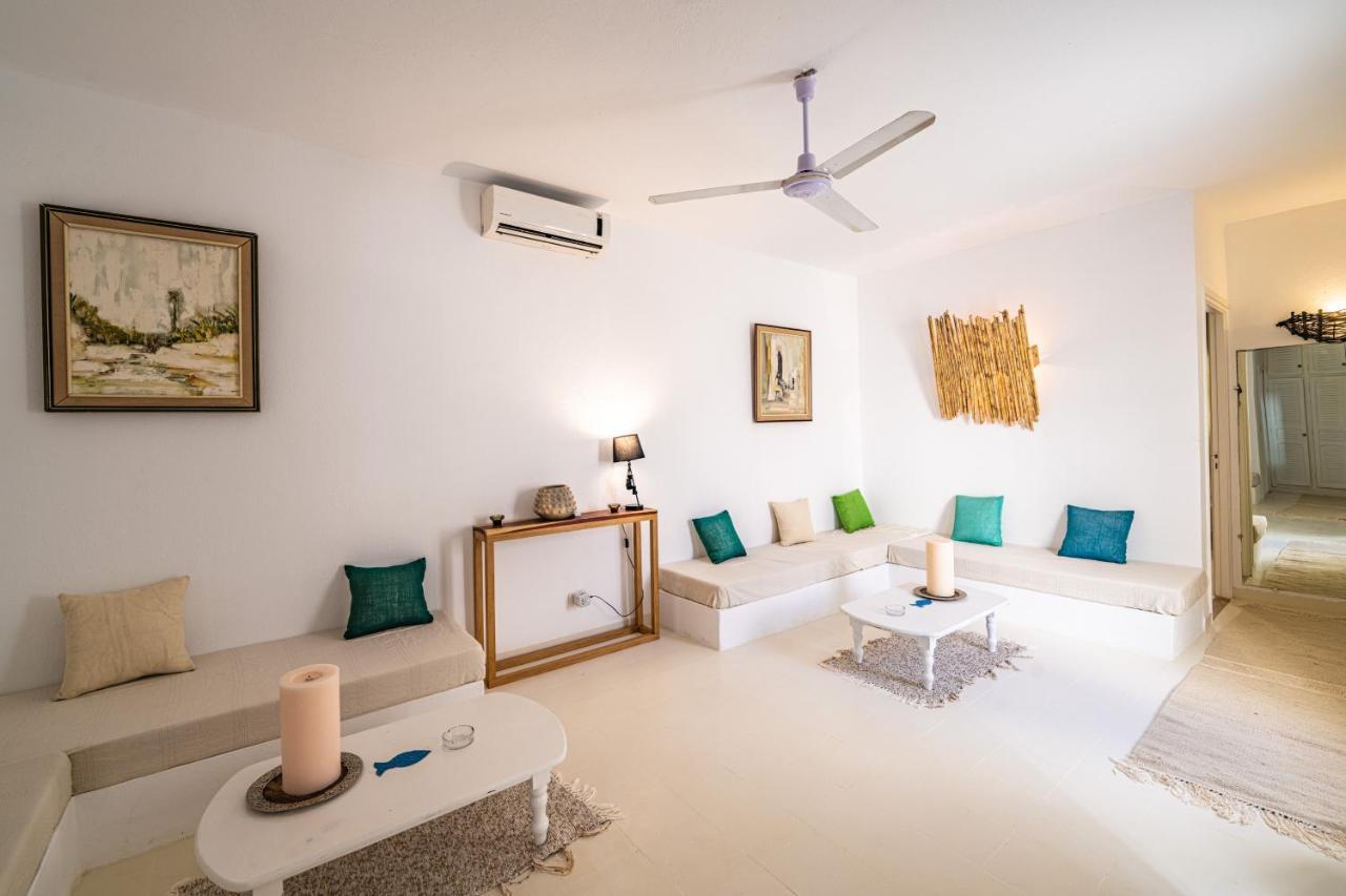 Cheeky Monkey Hotel Ghar el-Melh ภายนอก รูปภาพ
